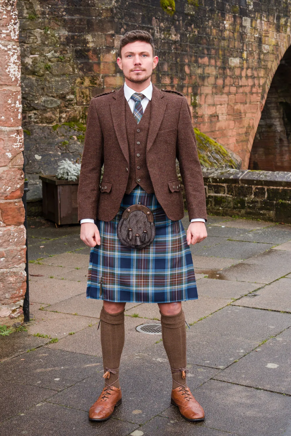 Copper brown tweed kilt hire outfit