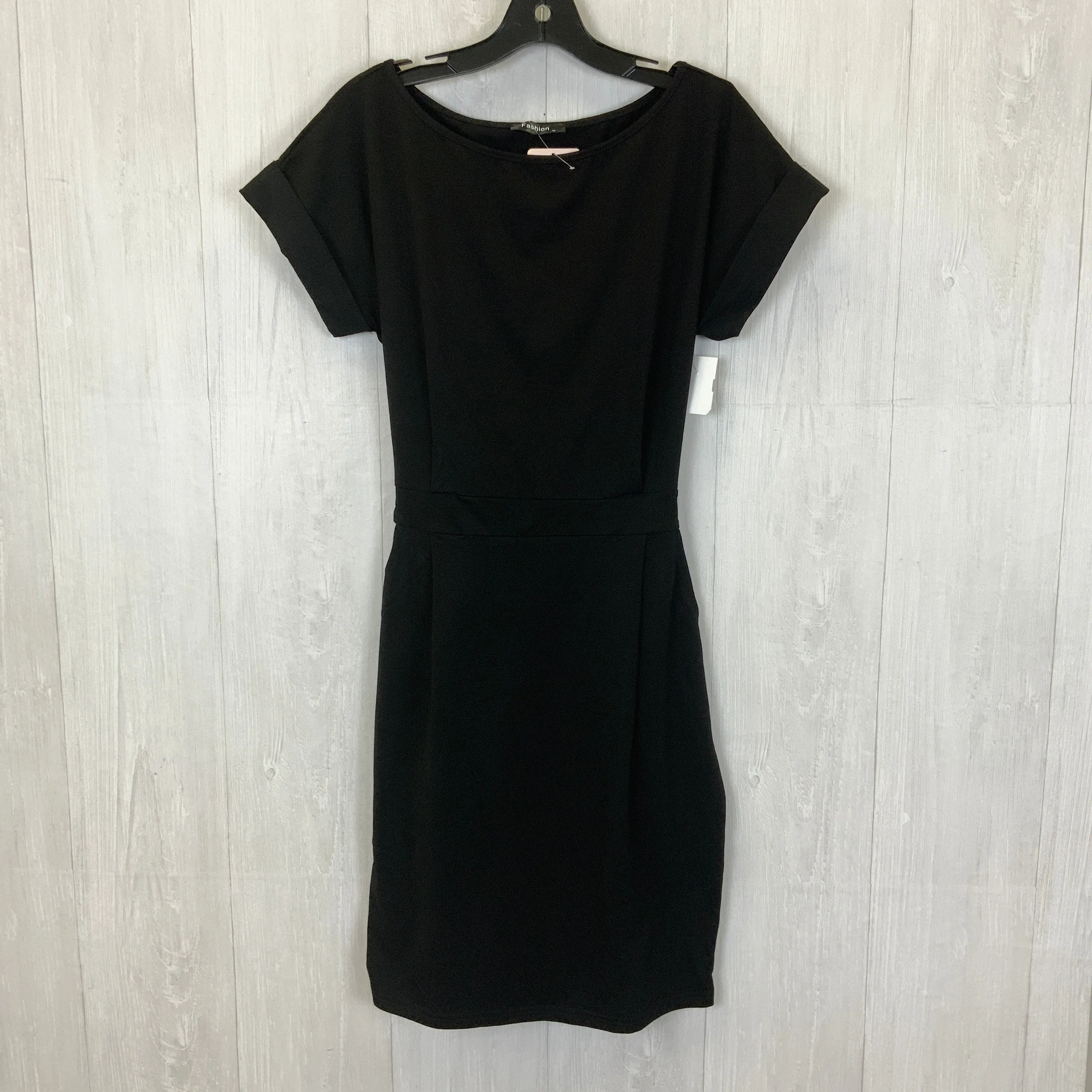 Dress Casual Short By Clothes Mentor  Size: M