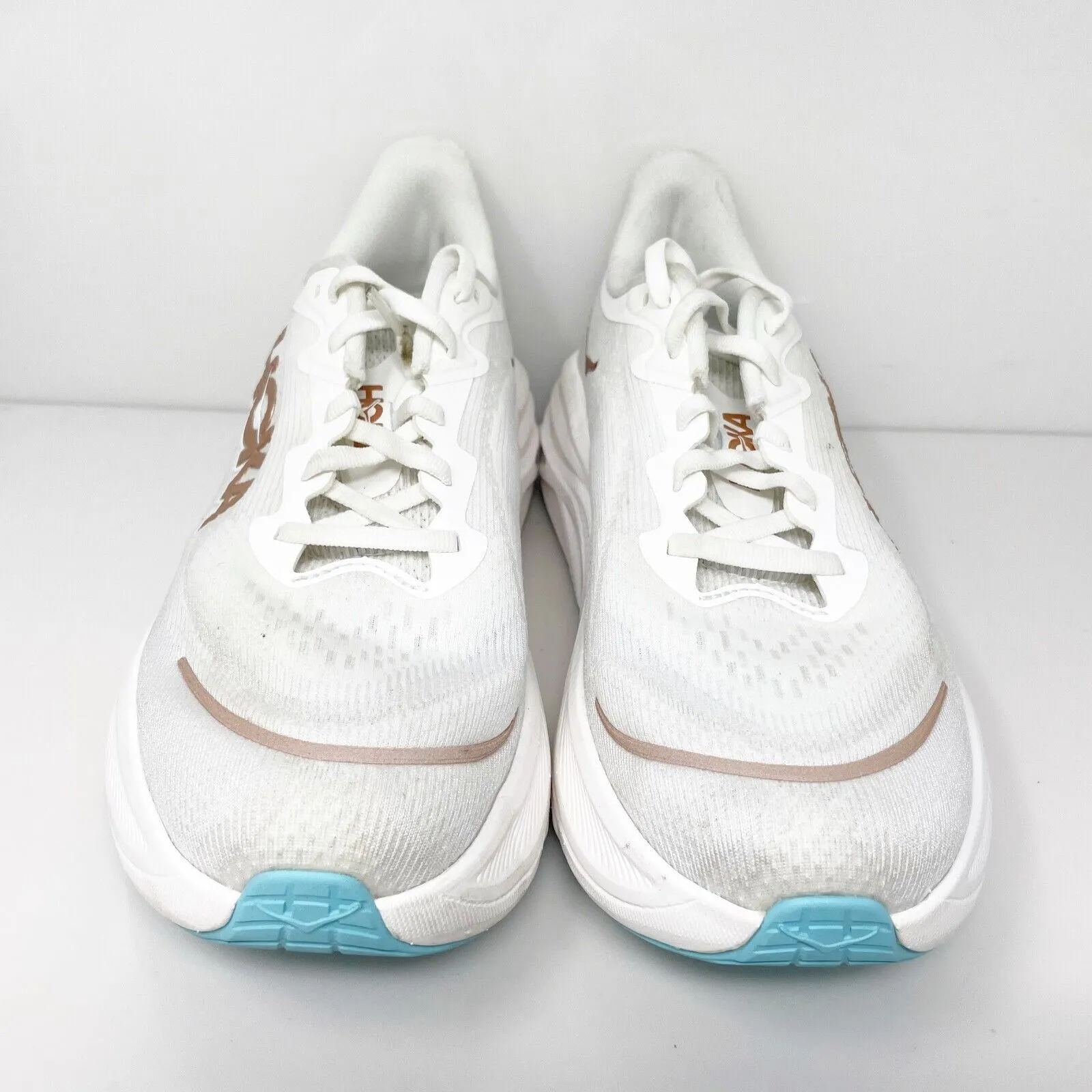 Hoka One One Womens Skyflow 1155113 FTRS White Running Shoes Sneakers Size 9.5 B