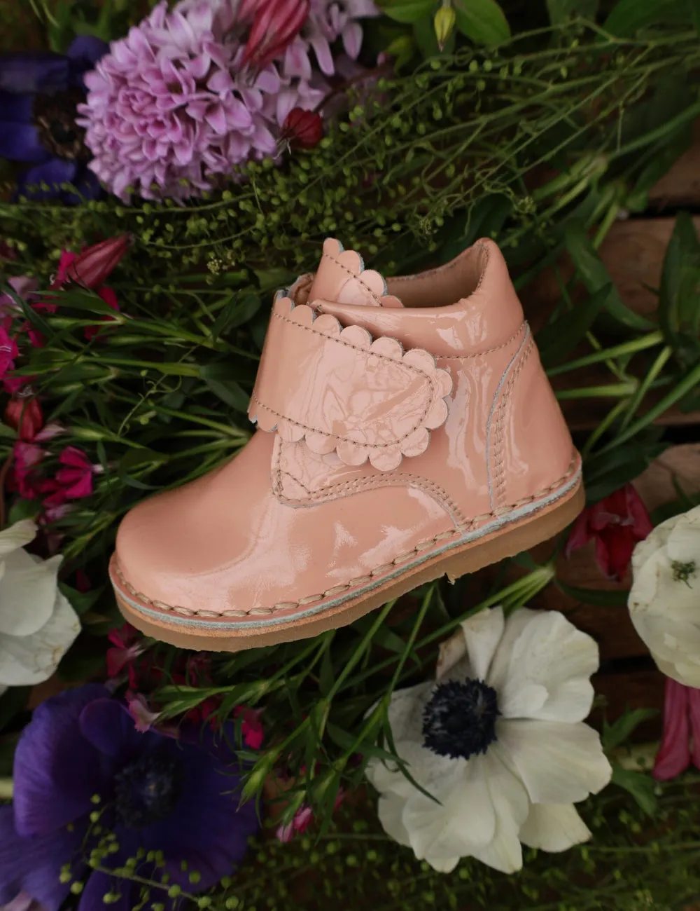 Scallop Velcro Boot - Blush