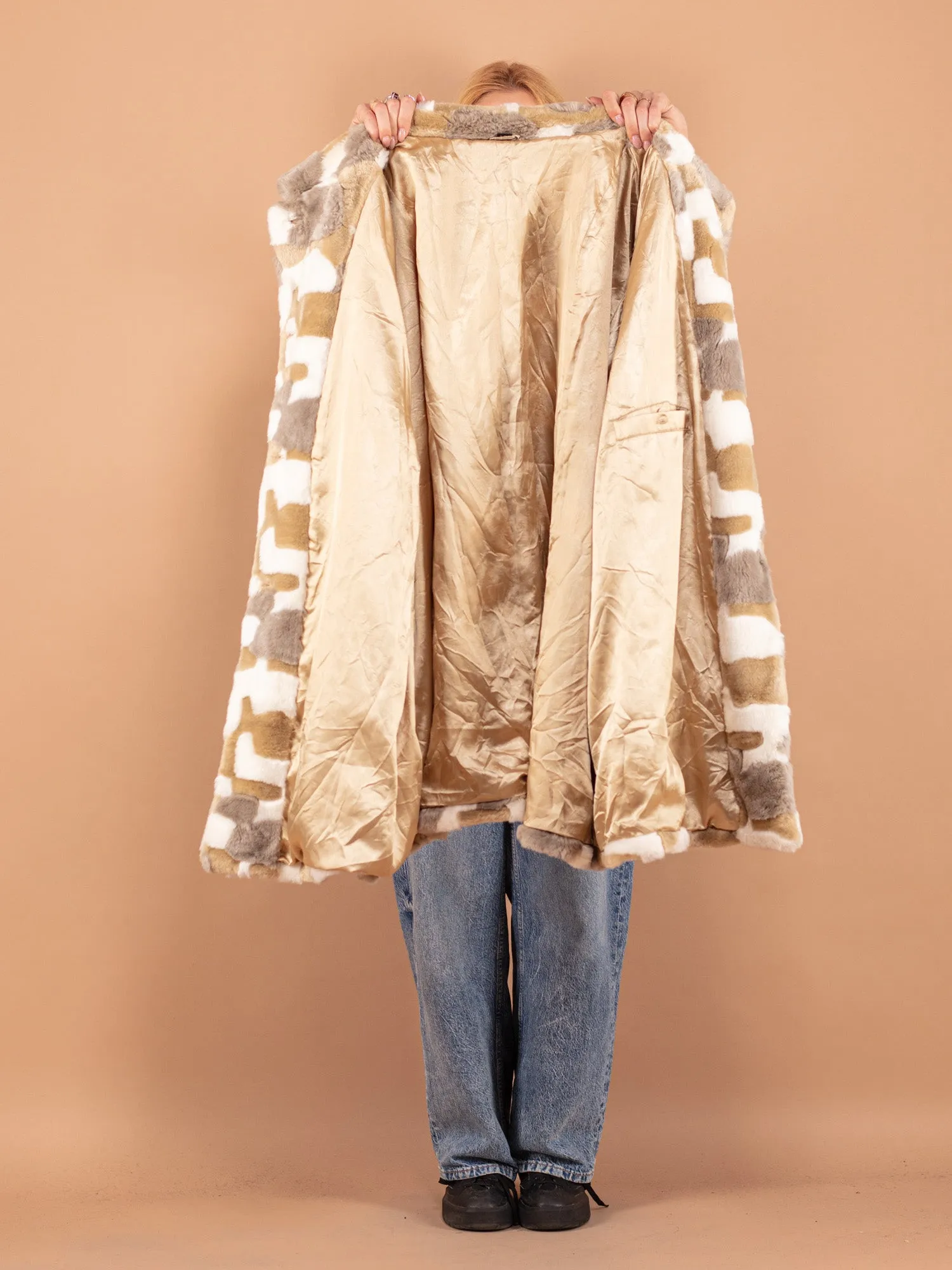 Vintage 80's Women Faux Fur Coat in Beige White