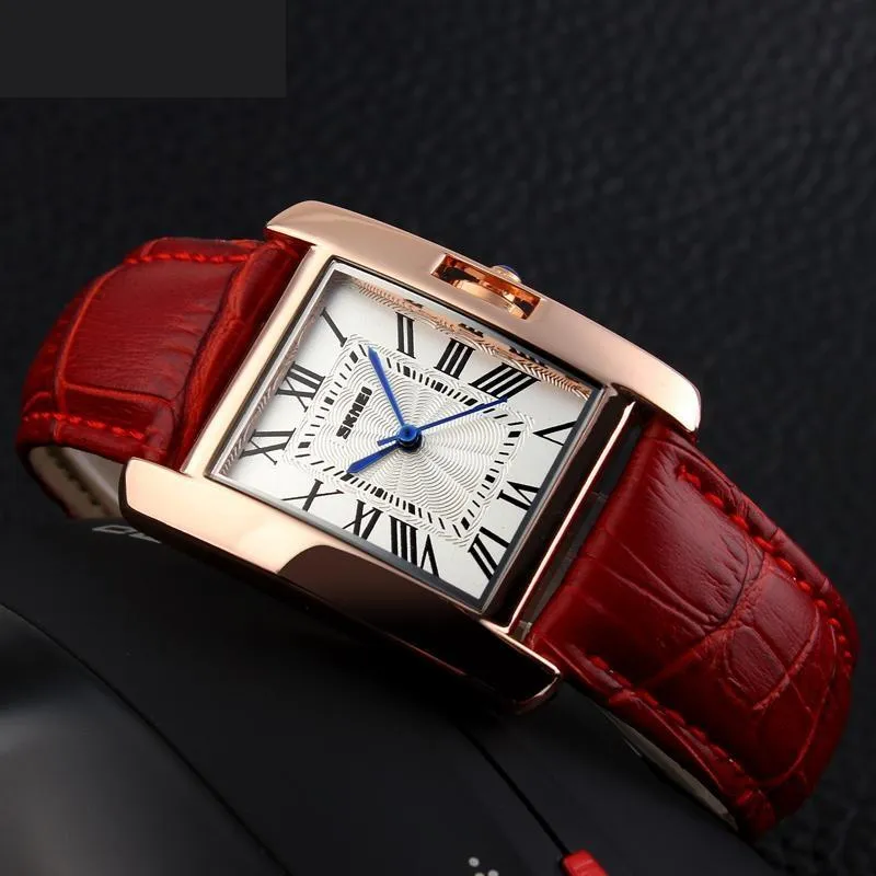 Women's Elegant Retro Fashion Casual Leather Quartz Watch